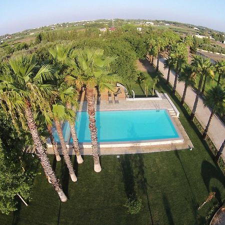 Parco Degli Aranci Bed & Breakfast Кутрофиано Екстериор снимка